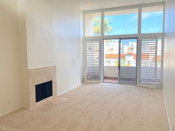 4th image of 854 18th St Unit 12