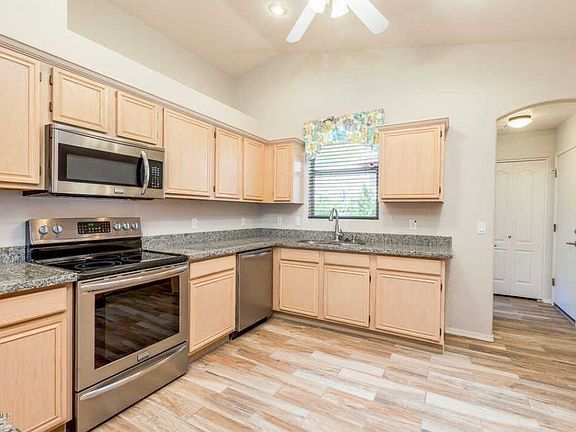 3rd image of 15731 E Chicory Dr