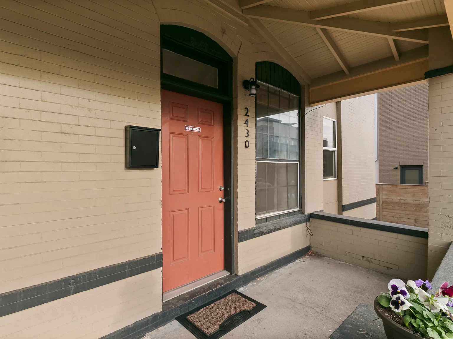 2 bed, 692 sqft, $2,000 — Photo 4