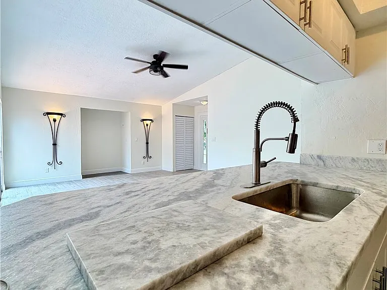 6220 Timberwood Cir #122 — Photo 18