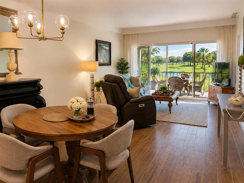 2 bed, 2.0 bath, 1127 sqft, $2,300 — Photo 3
