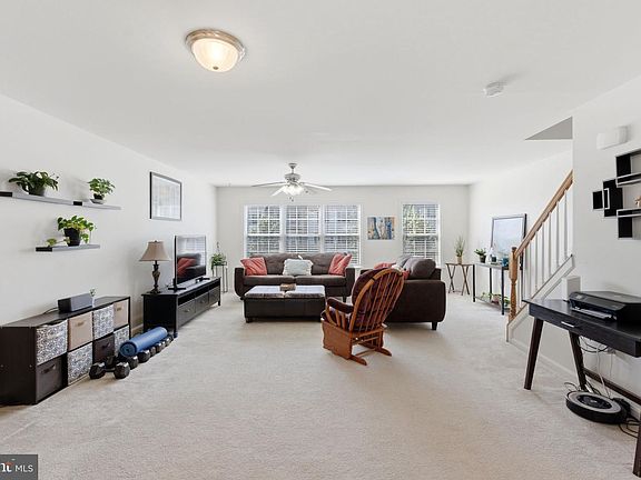 5th image of 232 Morlatt Ln