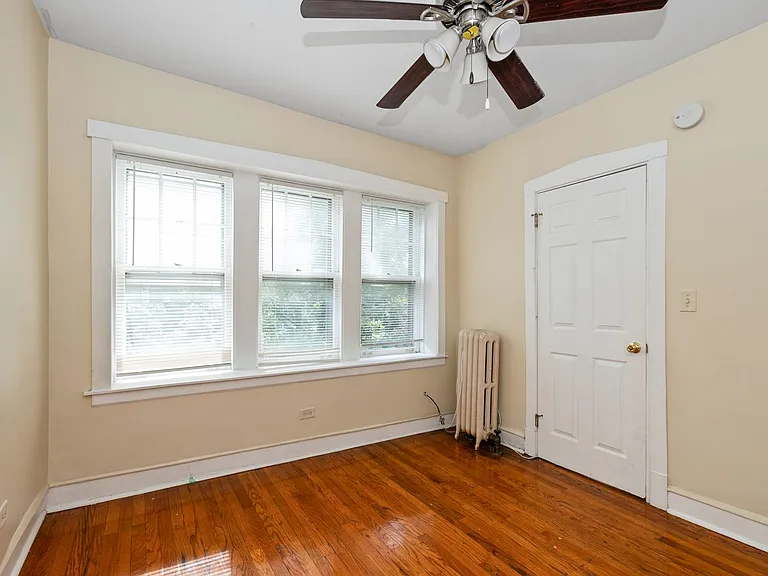 6156 S Albany Ave — Photo 7