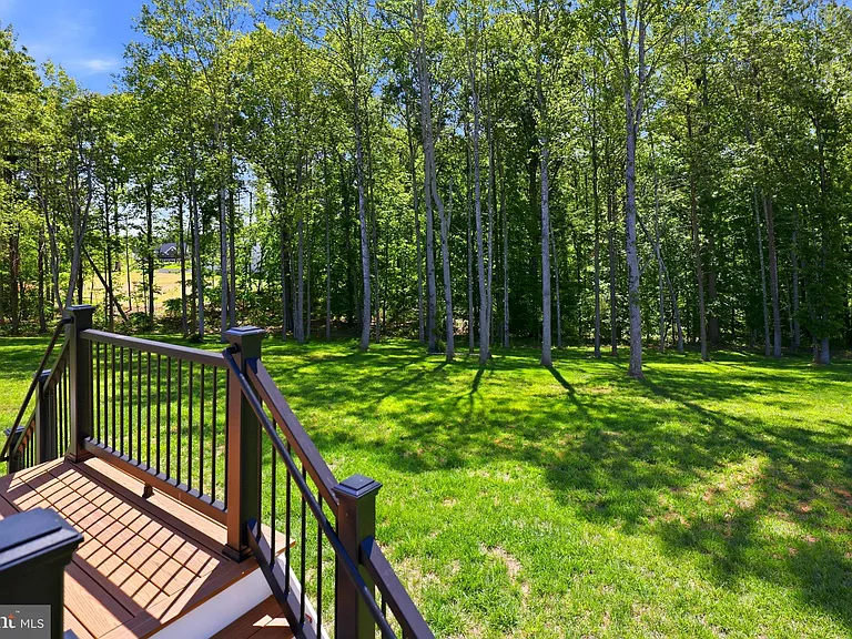 301 Kingdom Dr — Photo 15