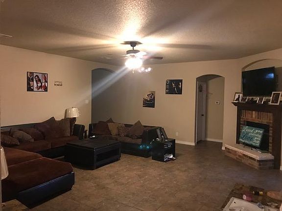 2nd image of 601 W Gemini Ln