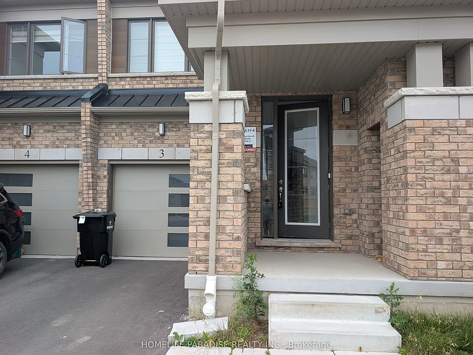 15 Blacklock St E #3