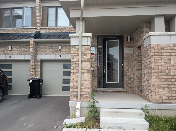 15 Blacklock St E #3, Cambridge, ON N1S 0E6