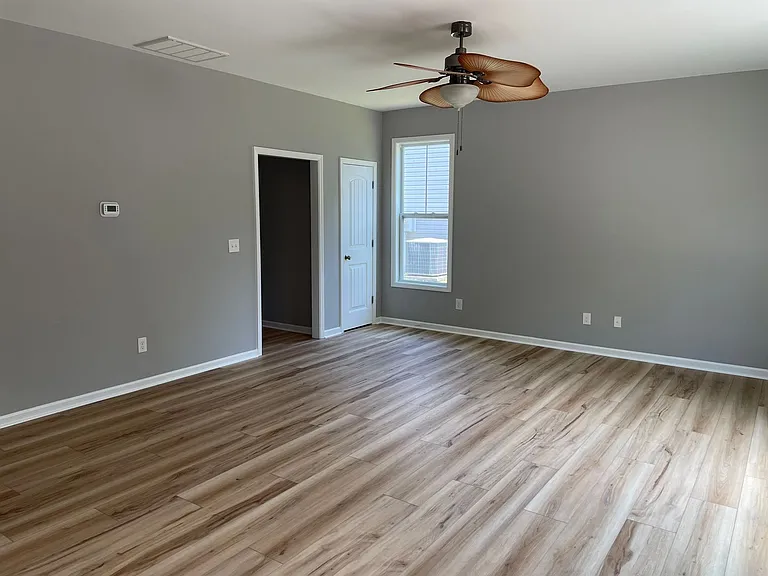 4019 Darrow Dr — Photo 3