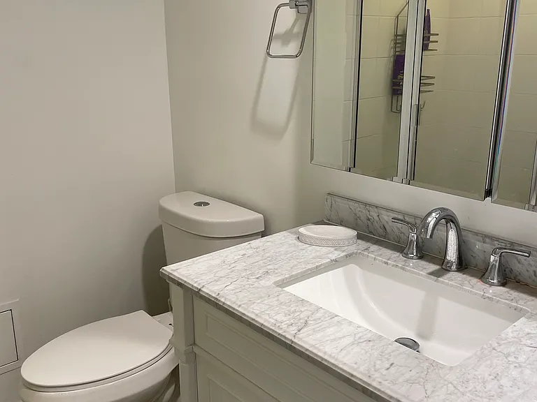 5600 Collins Ave — Photo 9
