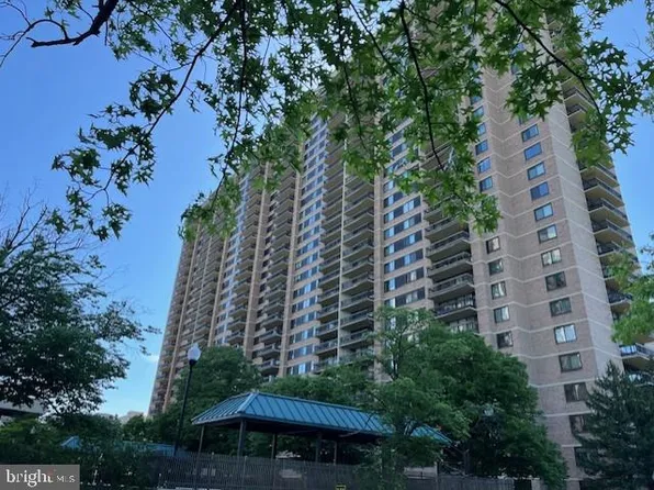 5501 Seminary Rd APT 1703S, Falls Church, VA 22041