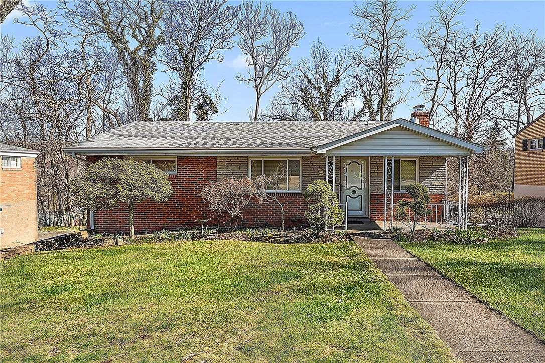 4578 Mapledale Dr photo 1