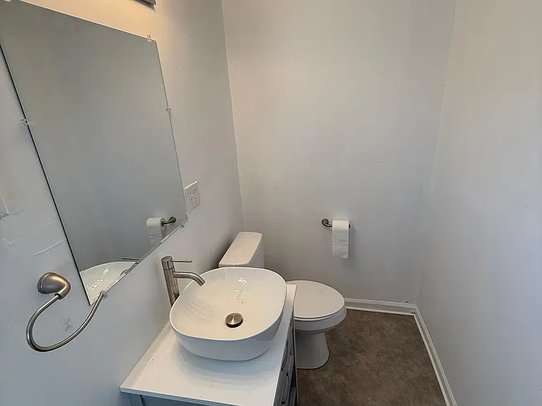 822 N Turner St — Photo 7
