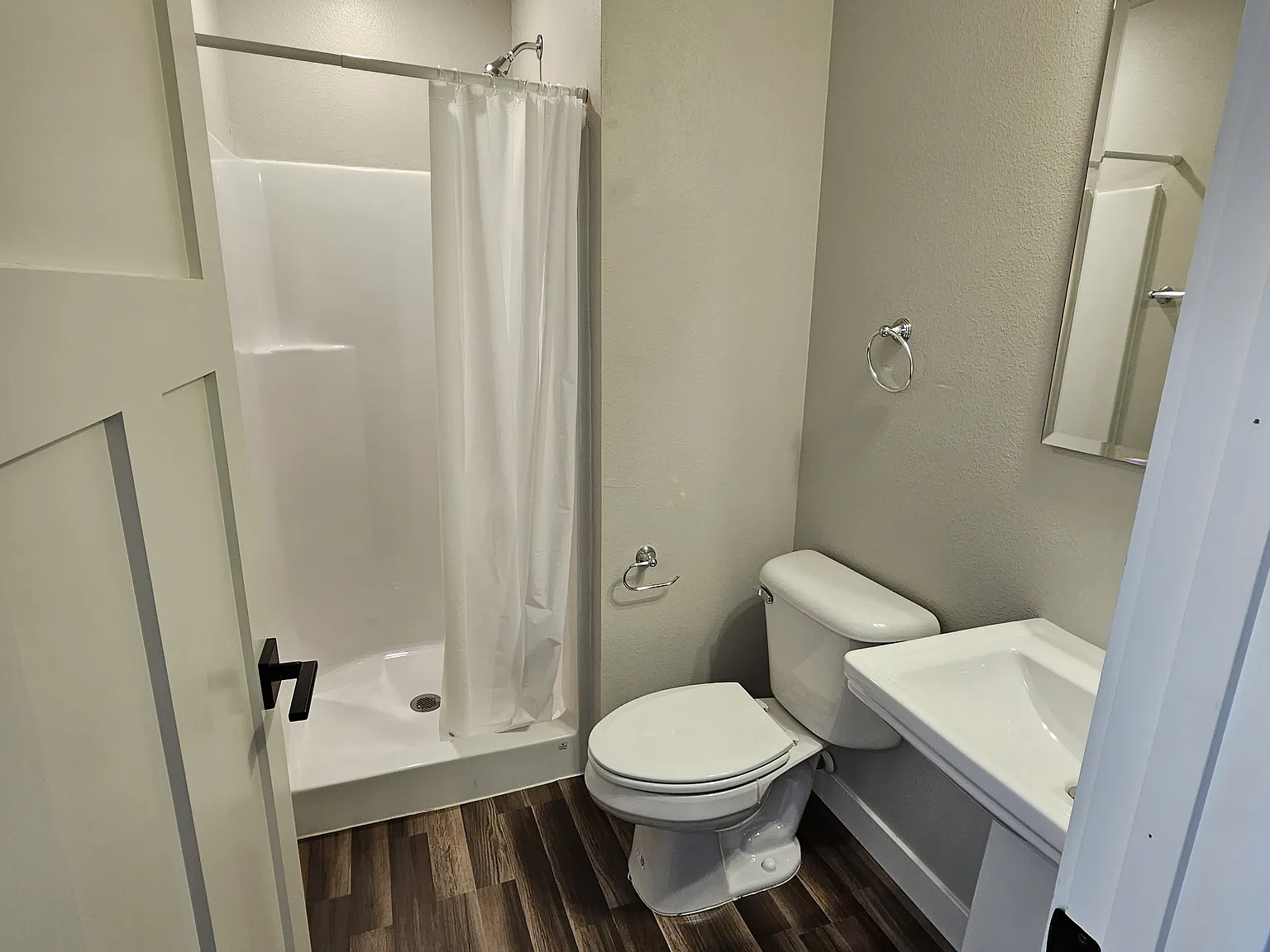 2 bed, 836 sqft, $1,600 — Photo 3