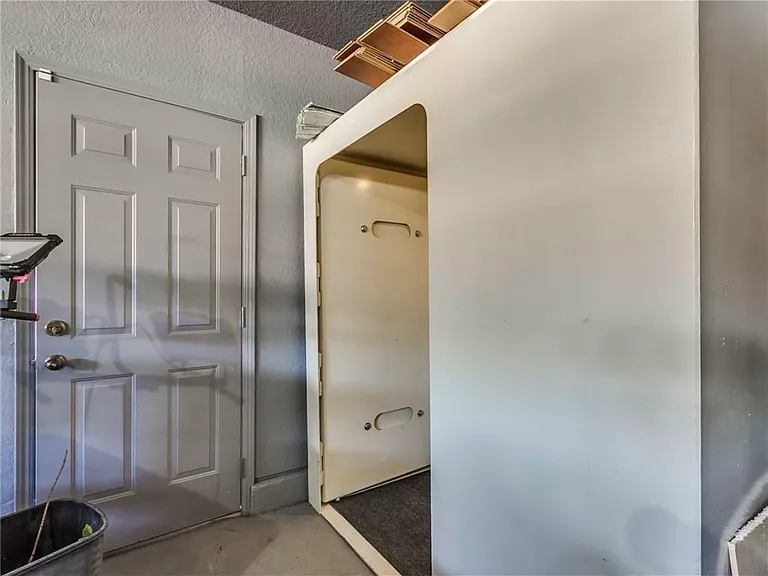 9116 Indian Creek Dr — Photo 20
