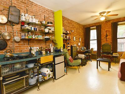 206 E 7th St APT 11, New York, NY, 10009