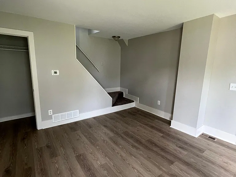 360 N 10th St — Photo 5