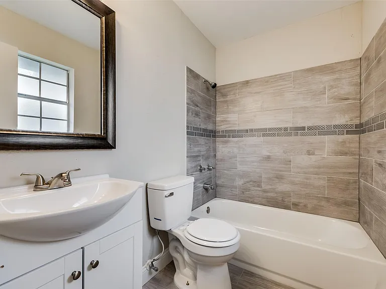 1114 Anthony Dr — Photo 11