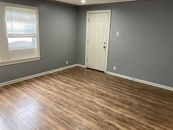 2nd image of 7444 Lake Ave #7
