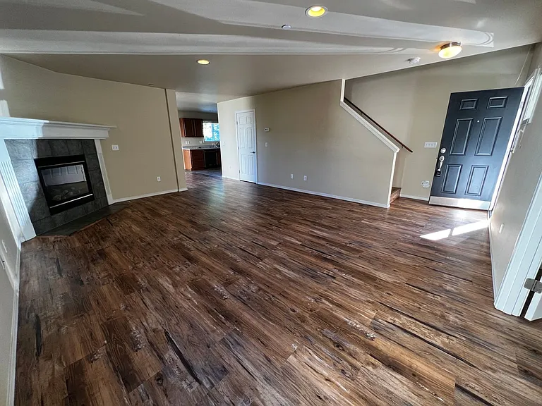 1391 Foreman Rd — Photo 3