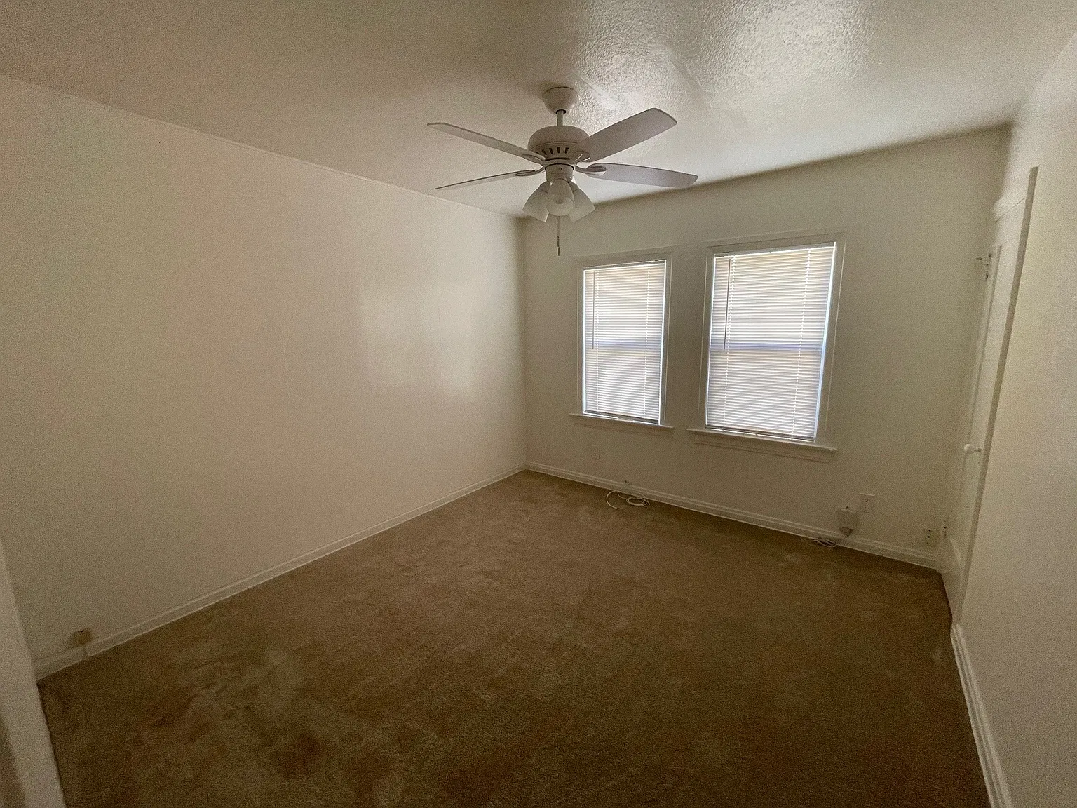 3 bed, 1.5 bath, $3,800 — Photo 3