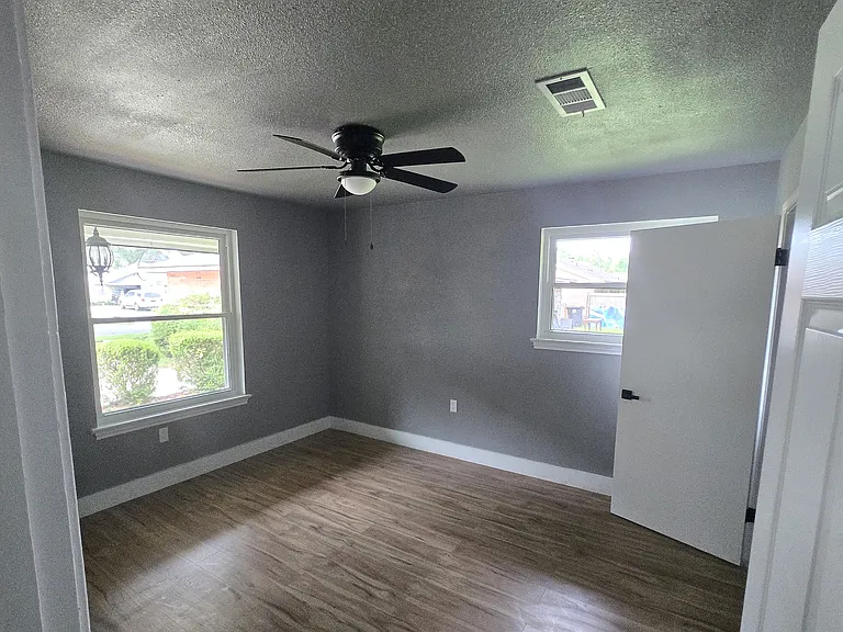 249 Rivercrest Ave — Photo 3