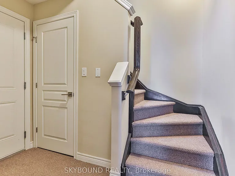 2 Egleston Ln — Photo 5