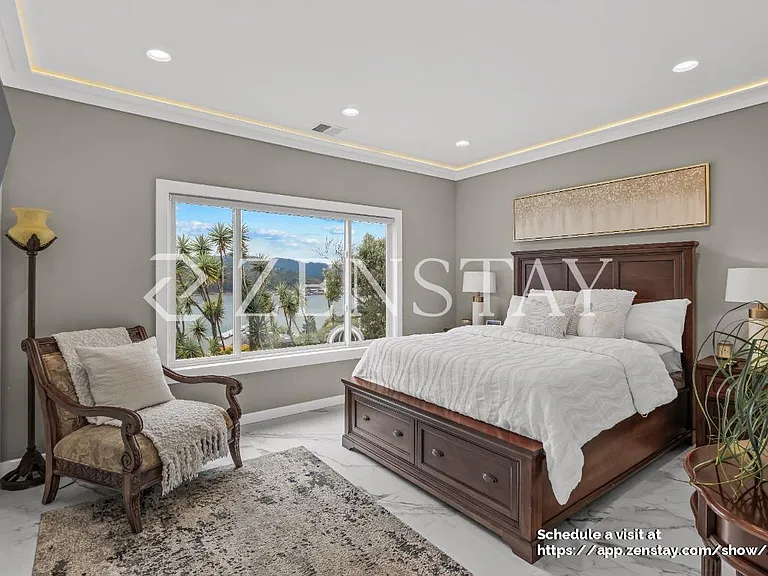 Bedroom with queen bed