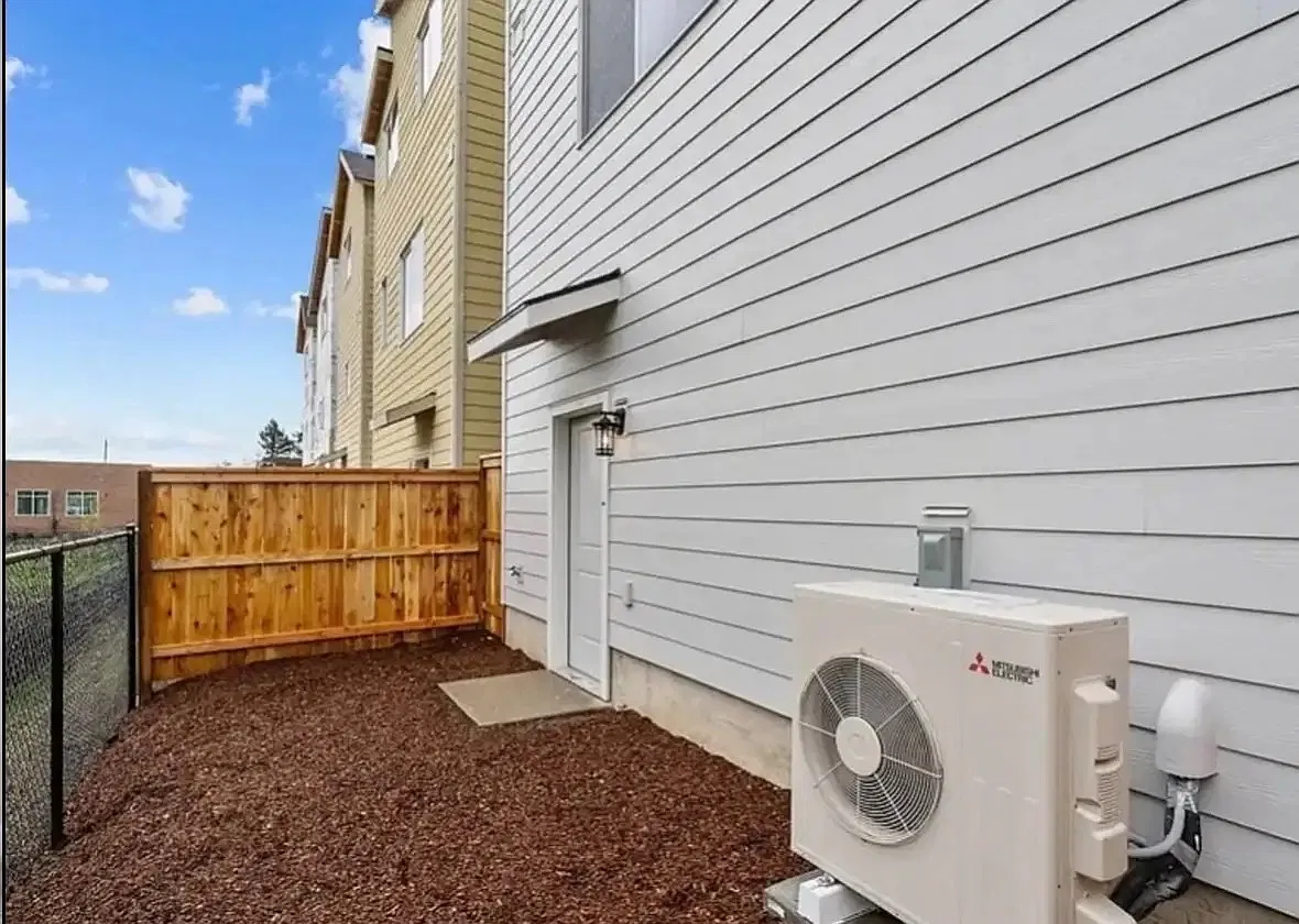 3 bed, 2.5 bath, 1540 sqft, $1,200 — Photo 1