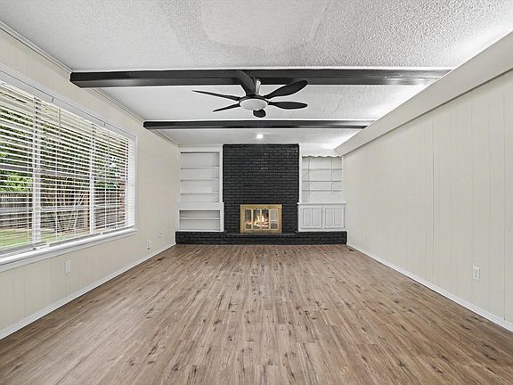 4th image of 1009 N Forest Pl