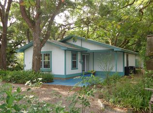 135 Pine Dr, Interlachen, FL 32148