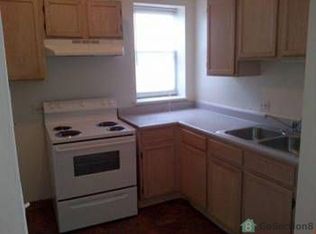 6800 S Paxton Ave, Chicago, IL 60649