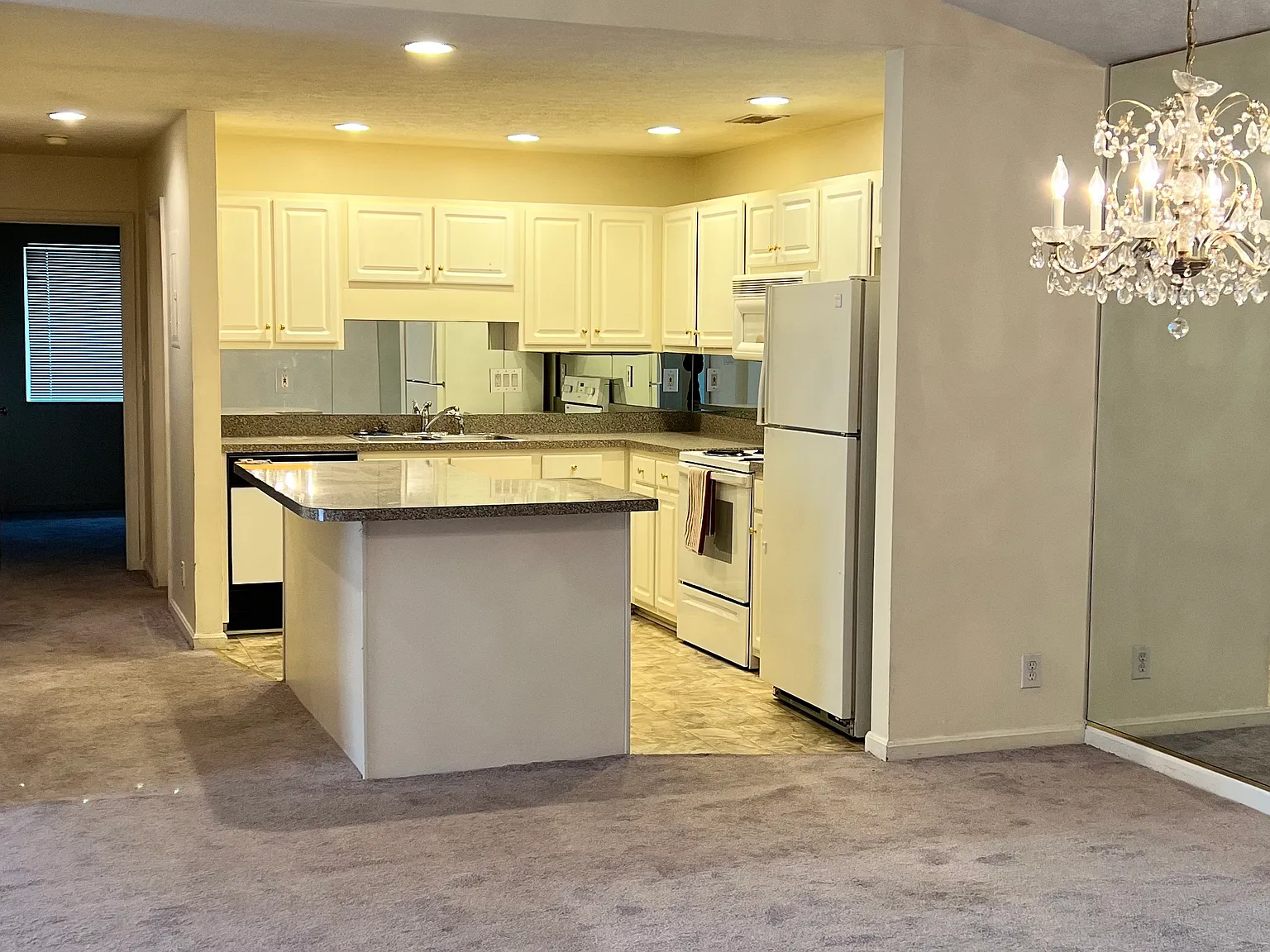 2 bed, 1250 sqft, $1,450 — Photo 4