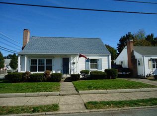 4 Mount Vernon Blvd, Pawtucket, RI 02861