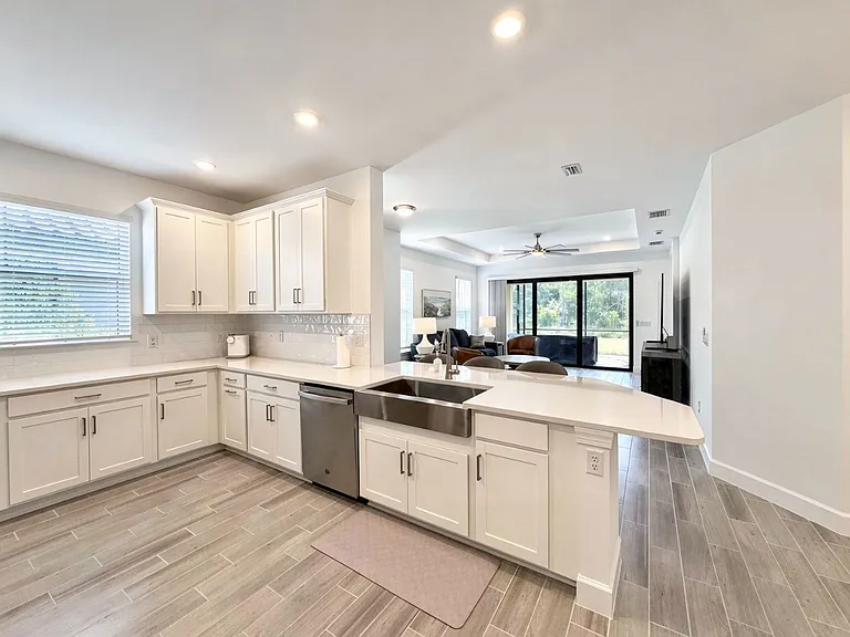 15514 Vittorio St — Photo 9