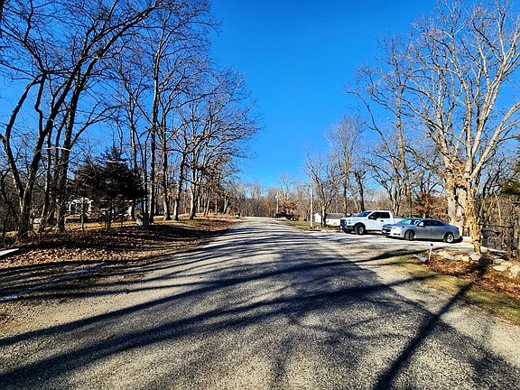 3rd image of 1623 Tanglewood Dr