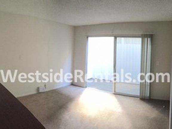 5th image of 752 Center Pl #B