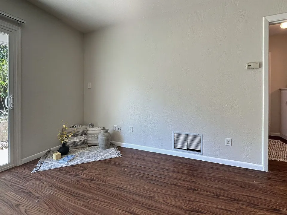 815 E Fort King St