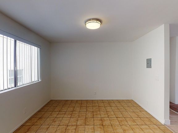 5th image of 2440 Penmar Ave