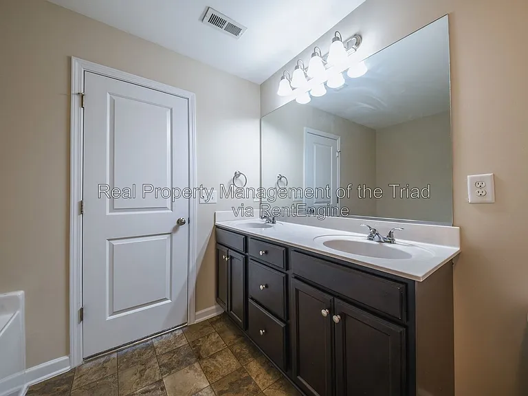 832 Prince Edward Rd — Photo 28