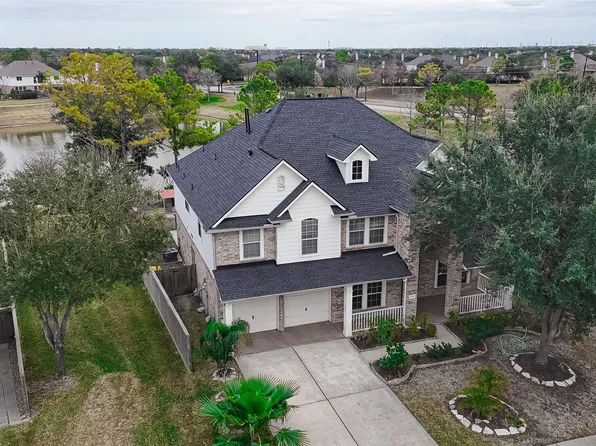 2211 Signal Hill Dr, Pearland, TX 77584