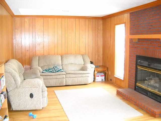 2nd image of 2736 Provincetowne Dr