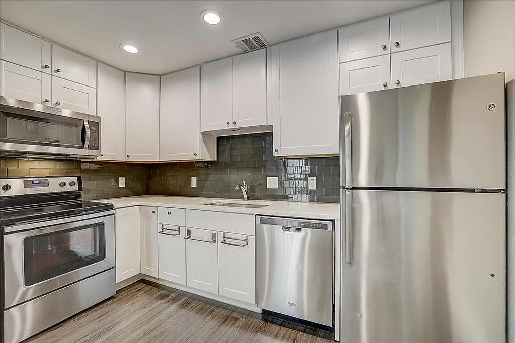 2 bed, 2.0 bath, 849 sqft, $1,500 — Photo 1