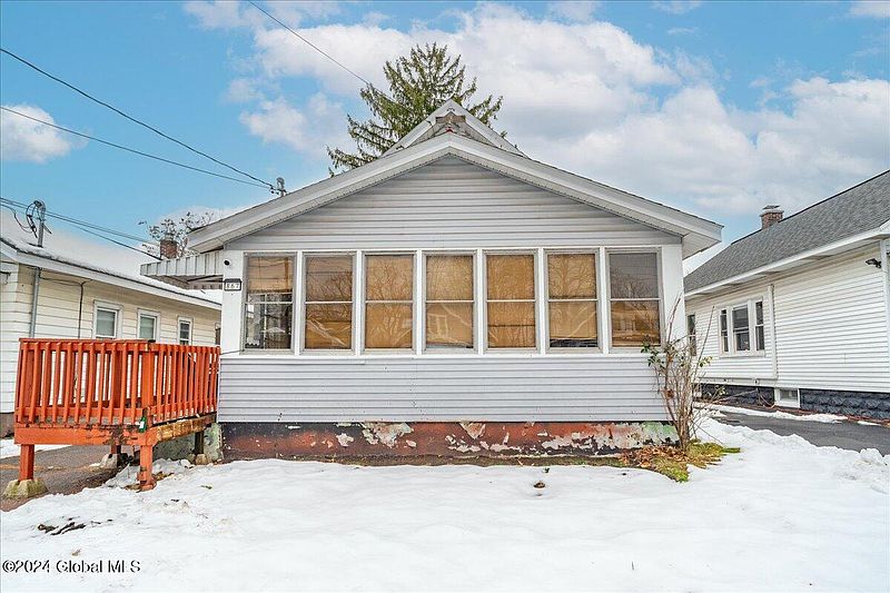 3rd image of 867 Hazelwood Avenue