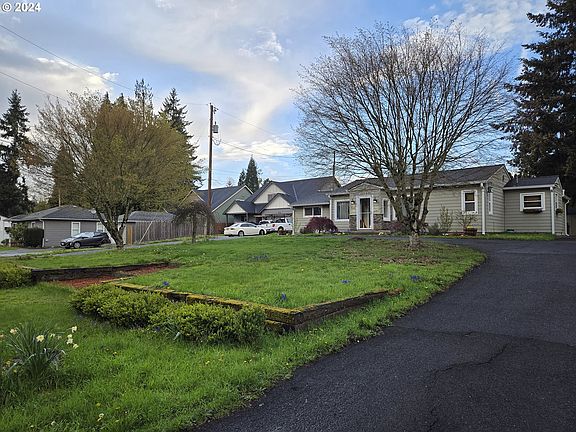 3rd image of 5604 NE 40th St