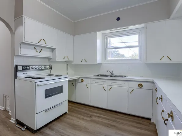 111 N Main St, Wilber, NE 68465