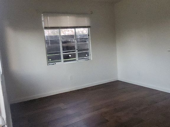 4th image of 1865 Leoni Dr Unit 7