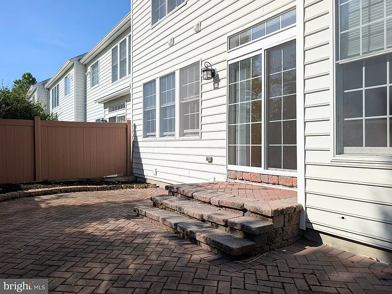 8 Trewbridge Ct — Photo 21