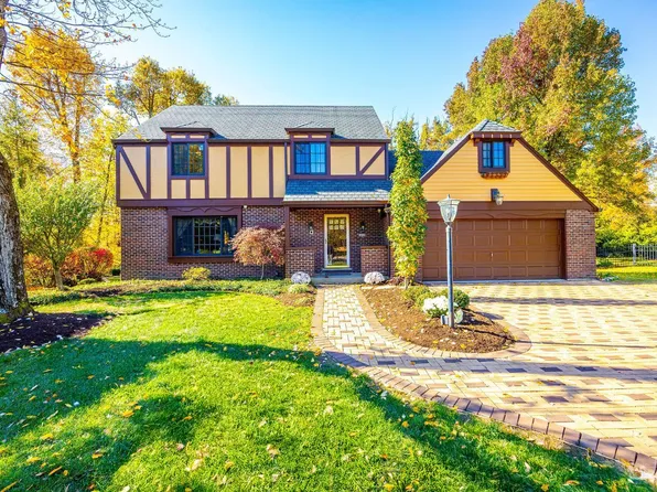 5699 Breezewood Dr, Cincinnati, OH 45248