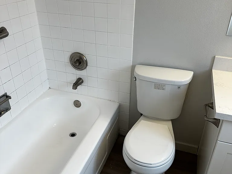 17461 Ambaum Blvd S #116 — Photo 3