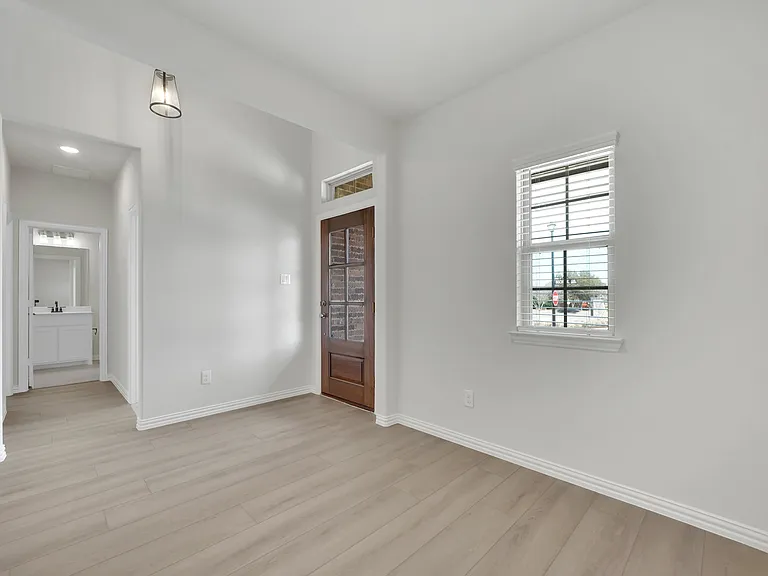 2650 Bechtol St — Photo 7